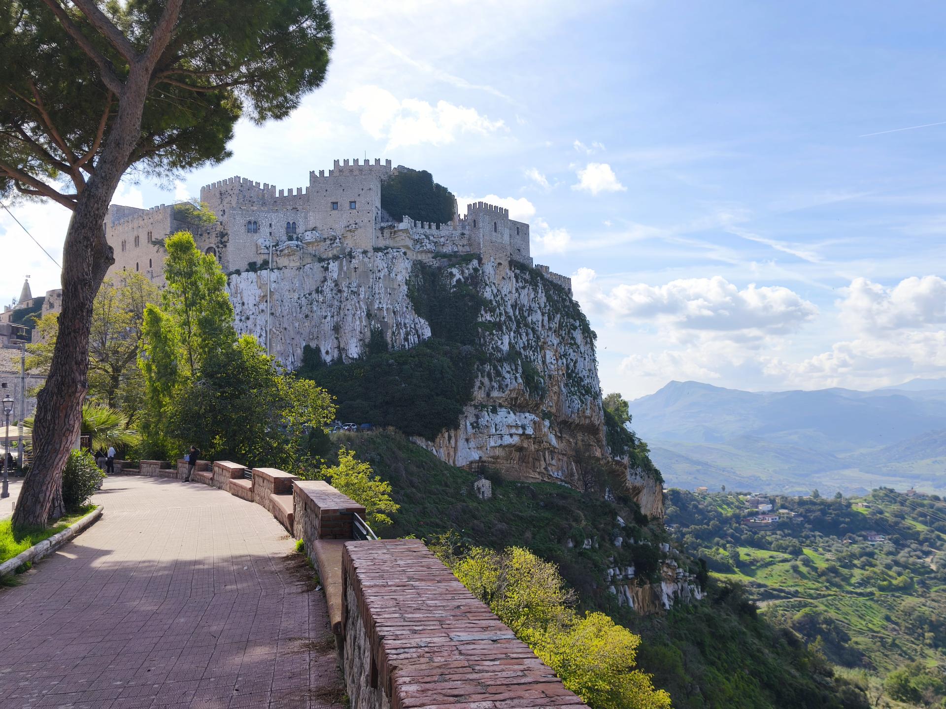 Castello di Caccamo, uno dei più grandi e meglio conservati castelli normanni in Sicilia
