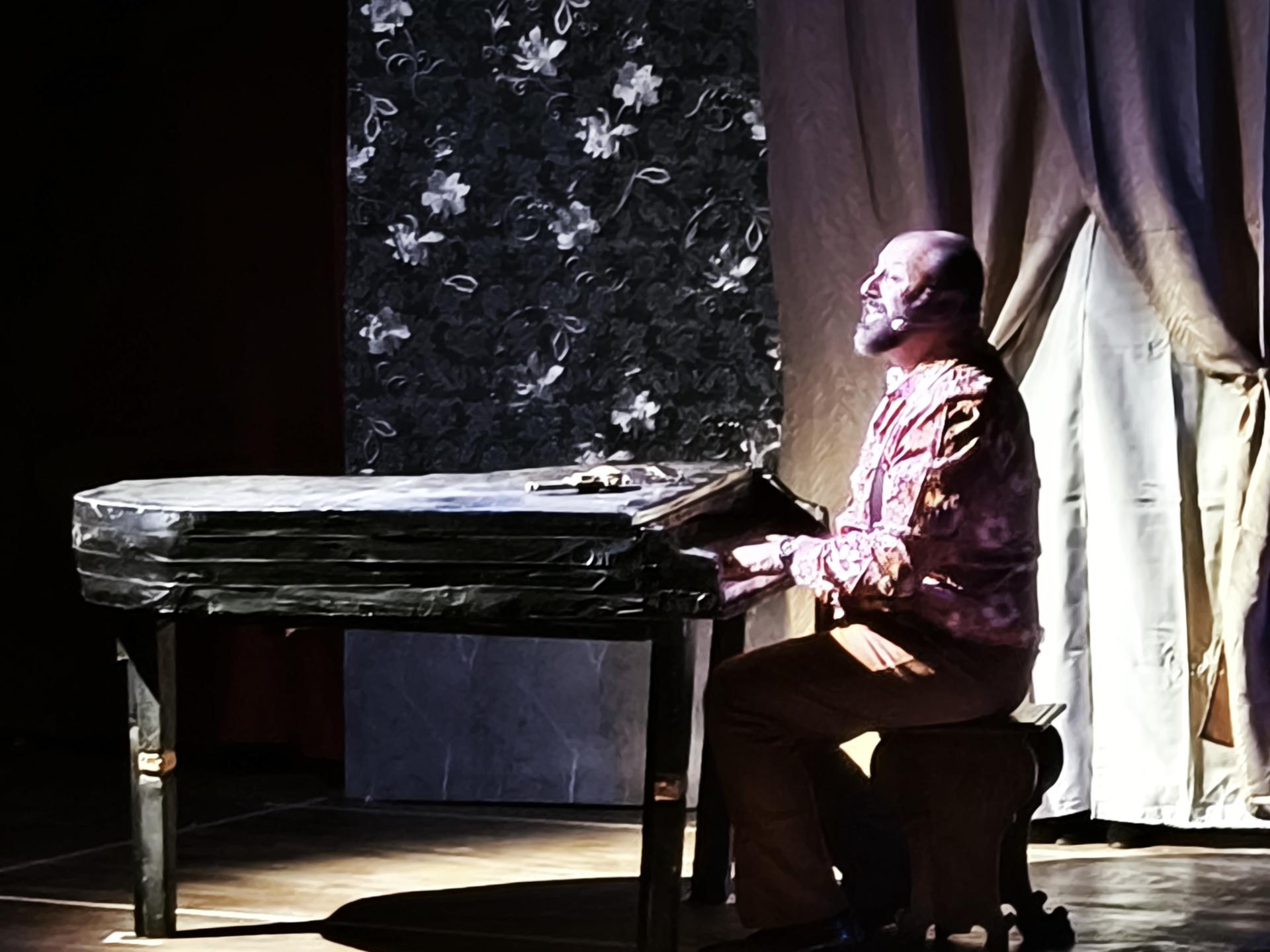 Compagnia teatrale Scialò in scena con lo spettacolo “Hotel Paradiso” a Sciacca.
