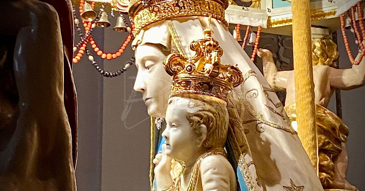 Statua della Madonna del Soccorso patrona di Sciacca durante le celebrazioni del 2 febbraio