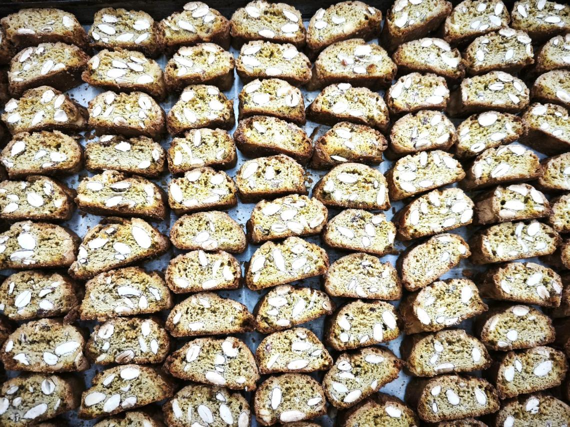 Cantucci quaresimali siciliani alle mandorle, biscotti tradizionali di Sciacca croccanti