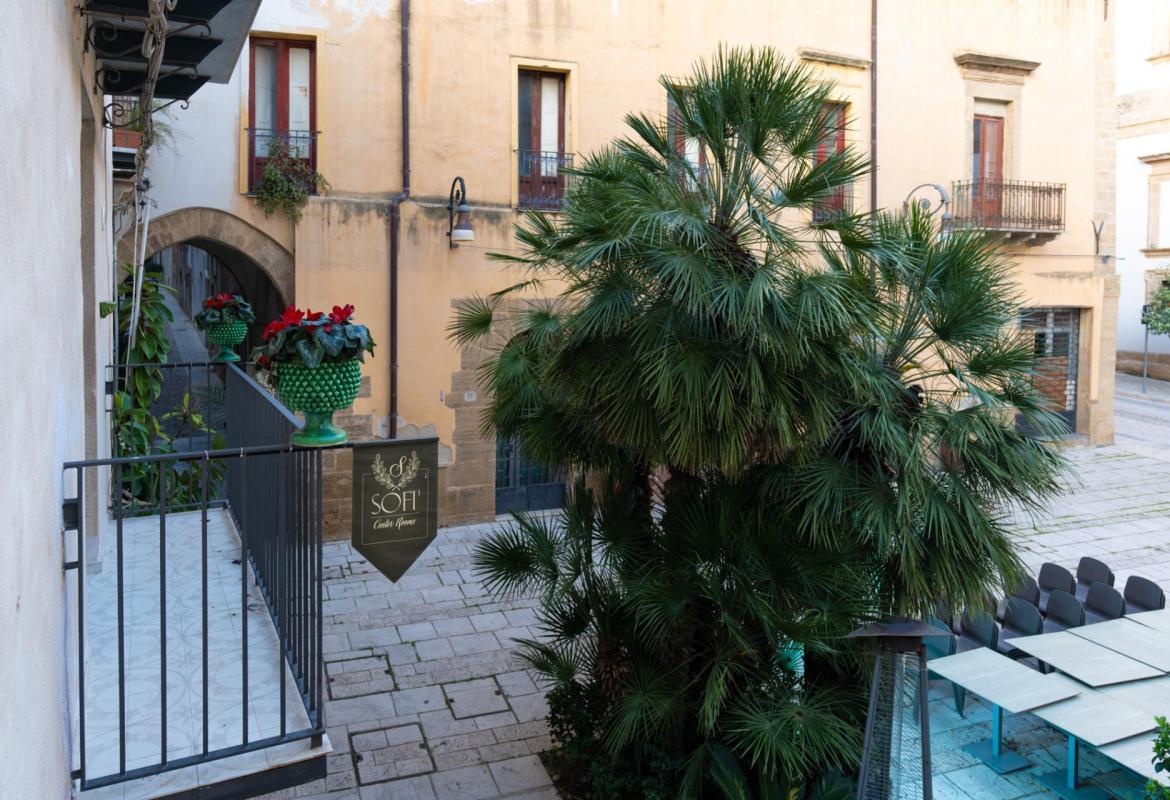ingresso caratteristico nel centro storico di Sciacca vicino alla struttura