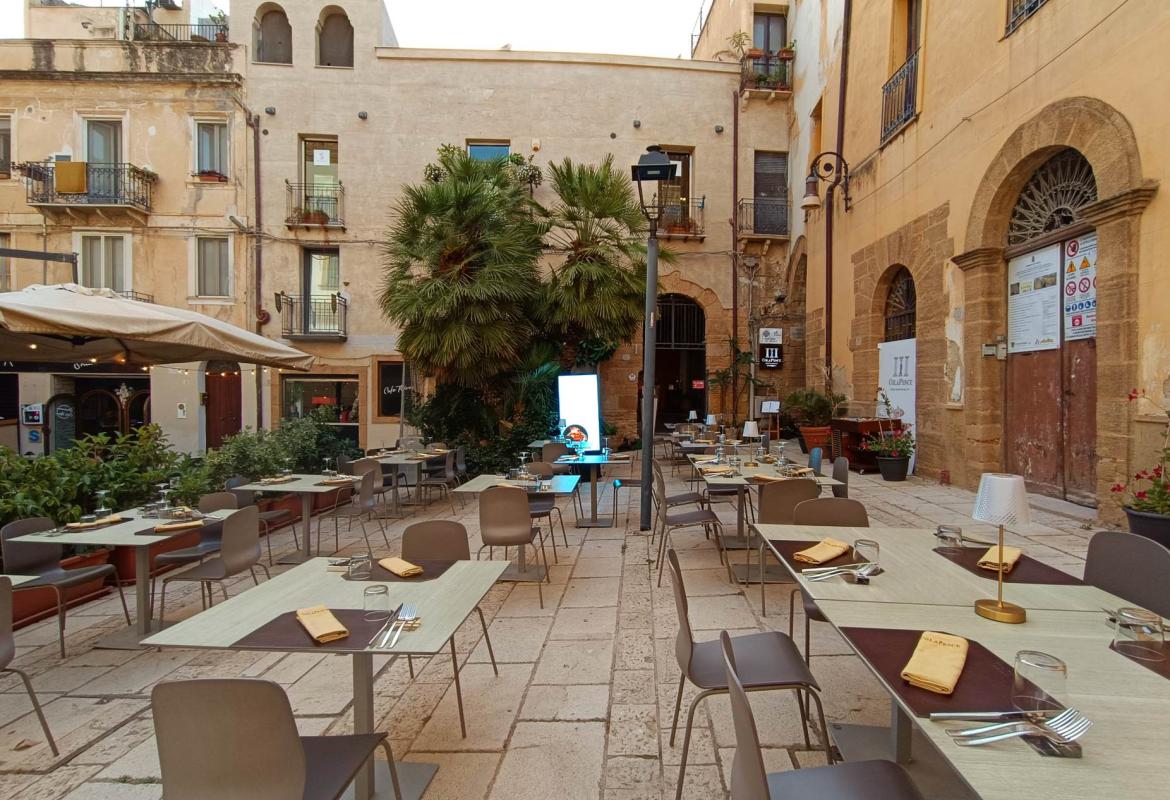ristorante Colapesce nel centro storico di Sciacca sotto la struttura
