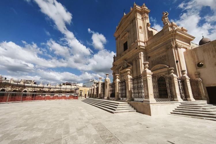 Panorama del centro storico di Ispica con la Basilica di Santa Maria Maggiore