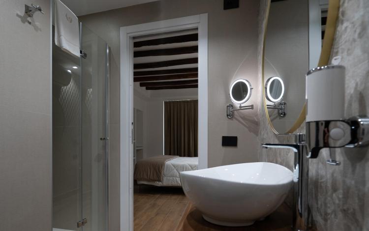 doccia walk-in moderna in camera b&b a Sciacca centro
